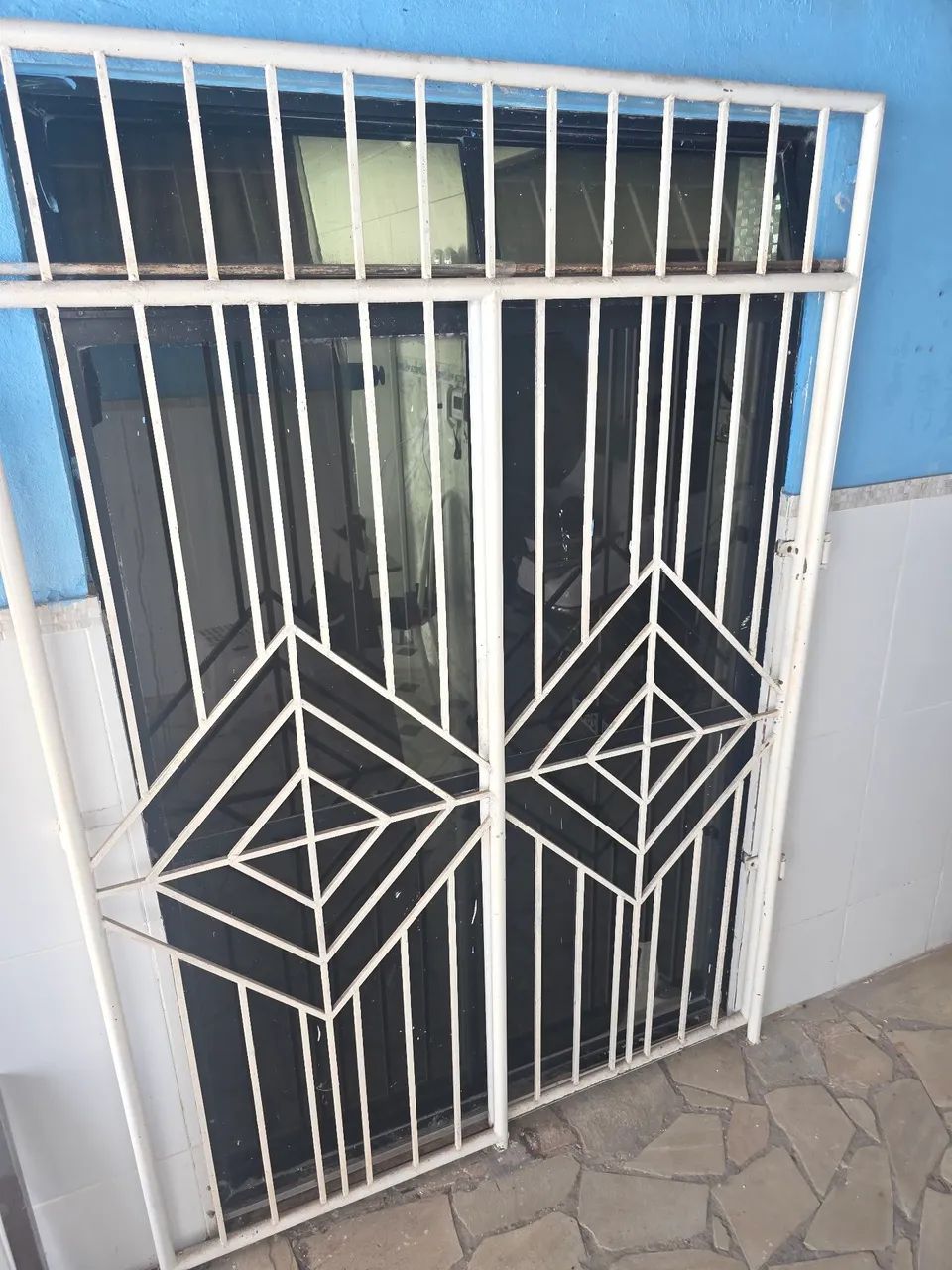 Portão de ferro com porta de correr de alumínio  - Foto 3
