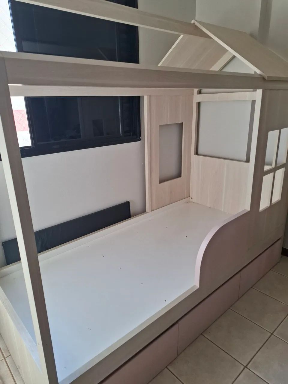 Cama montessoriana solteiro casinha - Foto 5