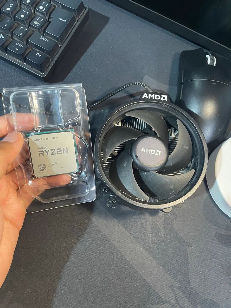 Ryzen 3 3200G + Cooler original  - Foto 2