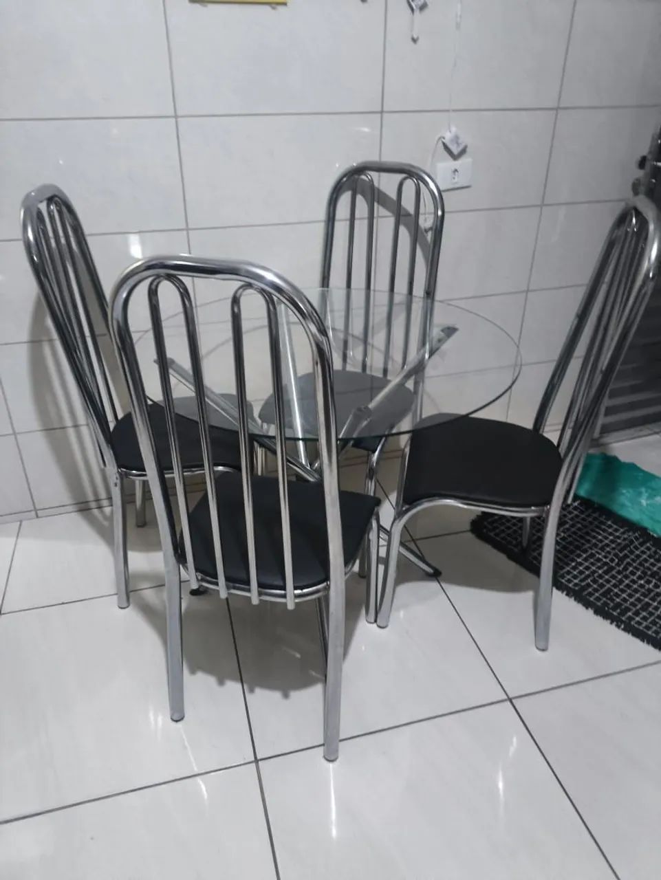 Mesa de jantar cromada 4 cadeiras 