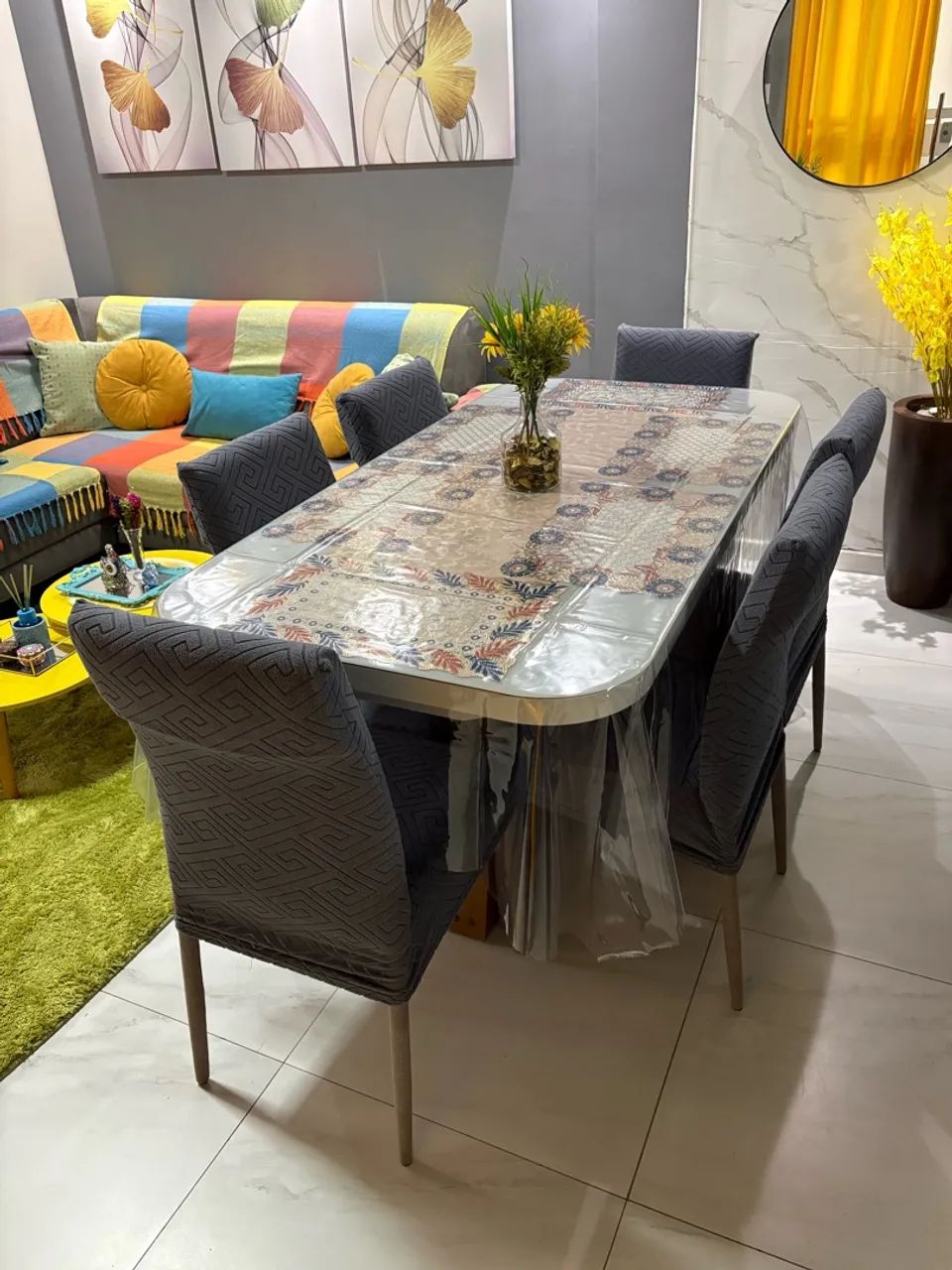 Mesa com tampo de vidro (rachada)