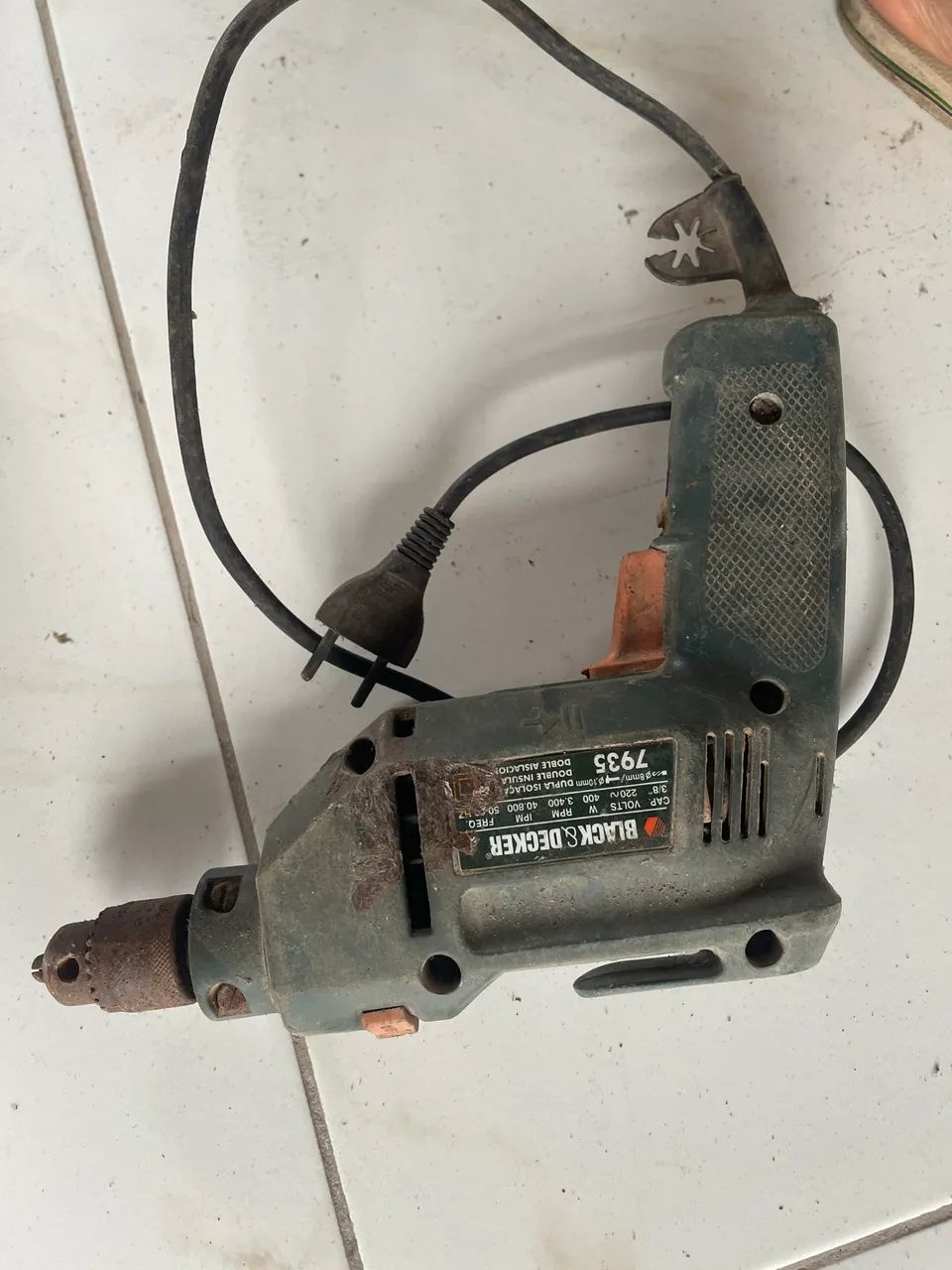 タクタクページ-3 furadeira da marca Black+Decker modelo 7933 - Ferramentas de