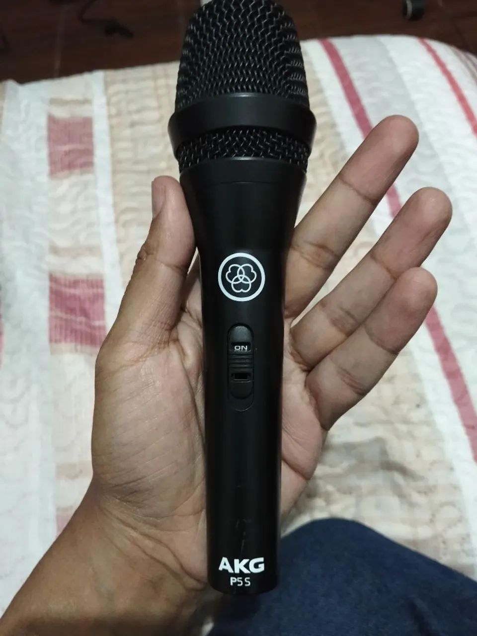 Microfone akg (profissional) P5S c/ cabo xrl 5m