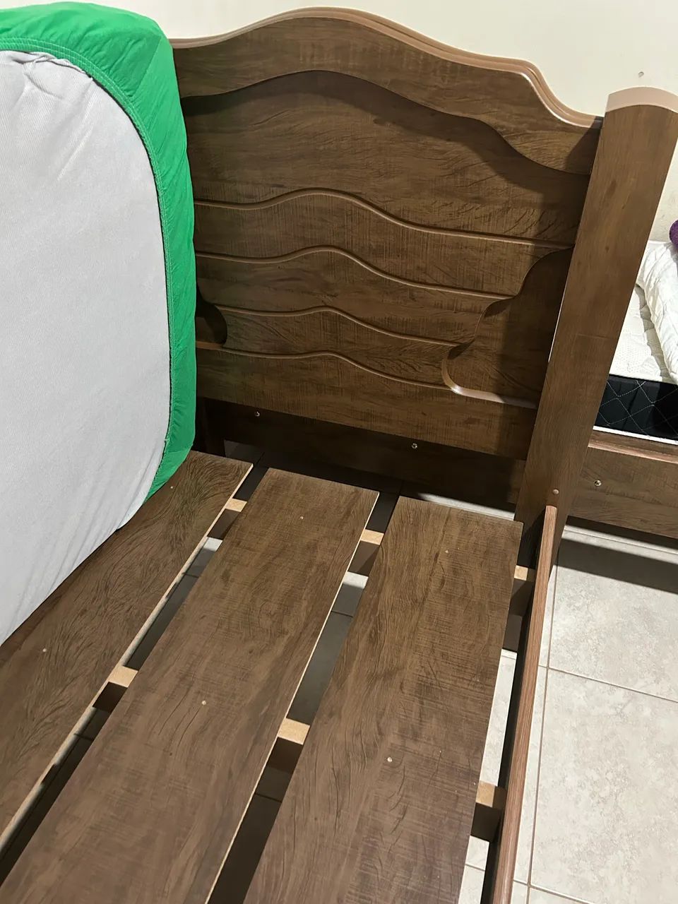 Cama de solteiro com colchão 