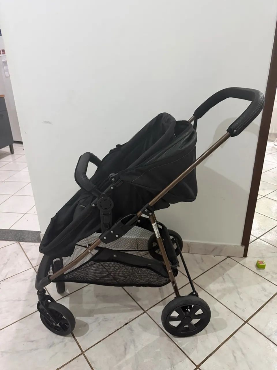 CARRINHO E BEBÊ CONFORTO