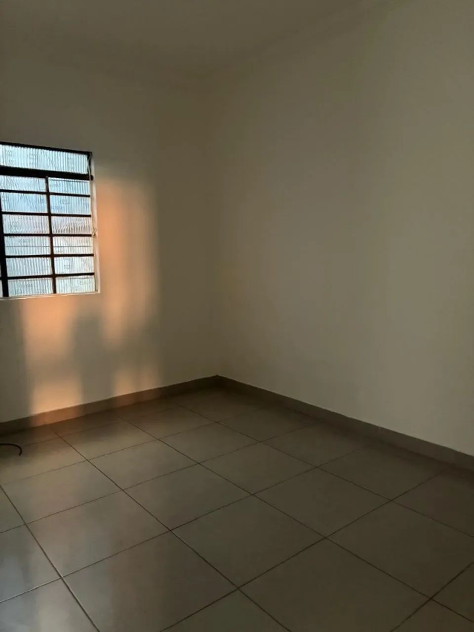 Aluga casa Comercial bem espaçosa e com varanda próximo a Igreja Dom Bosco. - Foto 5