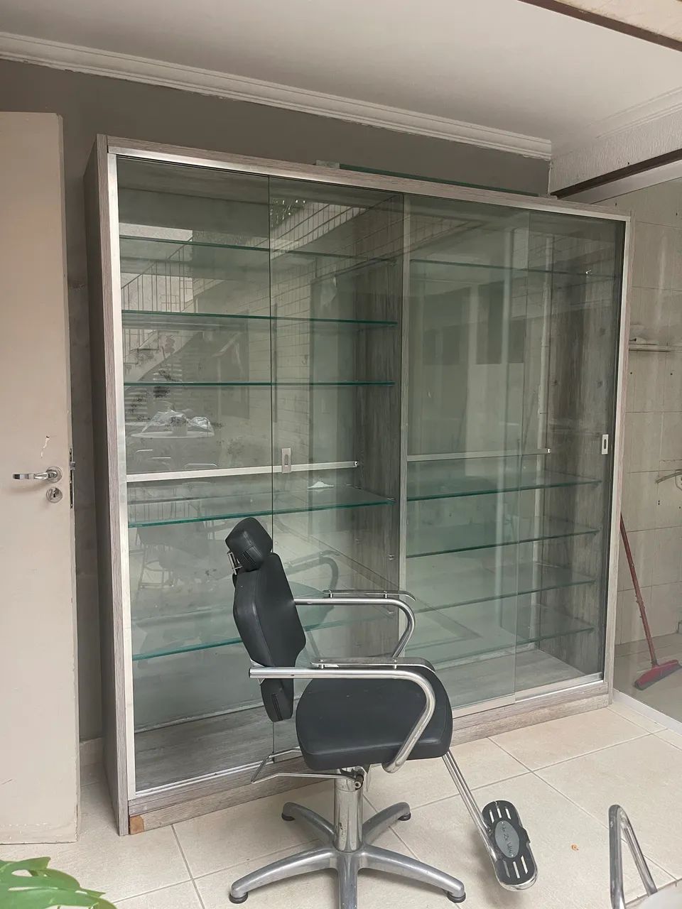 Vitrine expositora de alto padrão planejada  - Foto 3