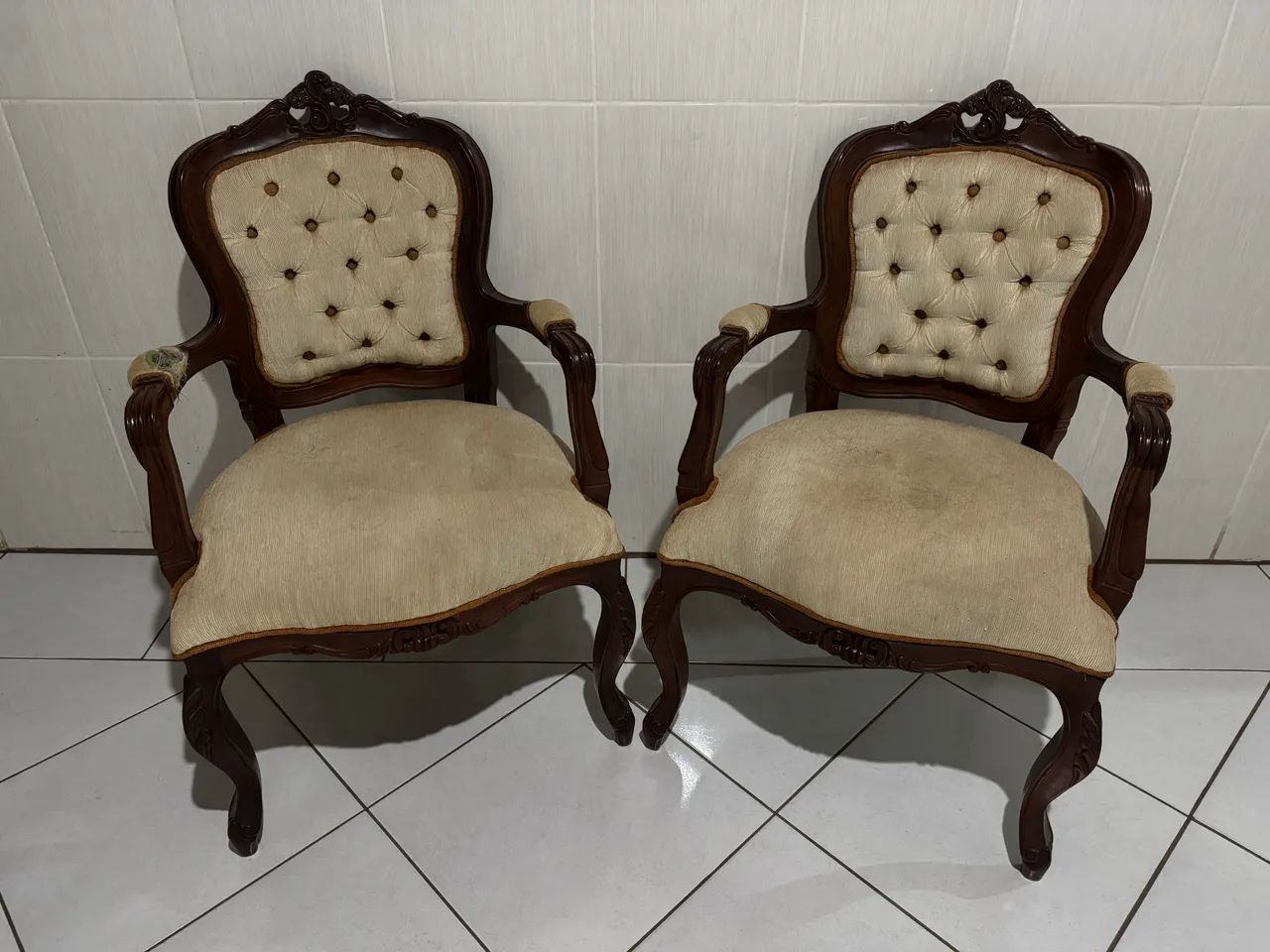 PAR DE POLTRONAS ANTIGAS ESTILO LUÍS XV  - Foto 2