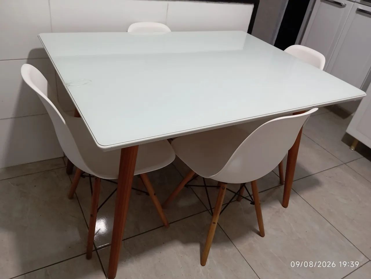 Mesa sala jantar c/4 cadeiras  - Foto 2