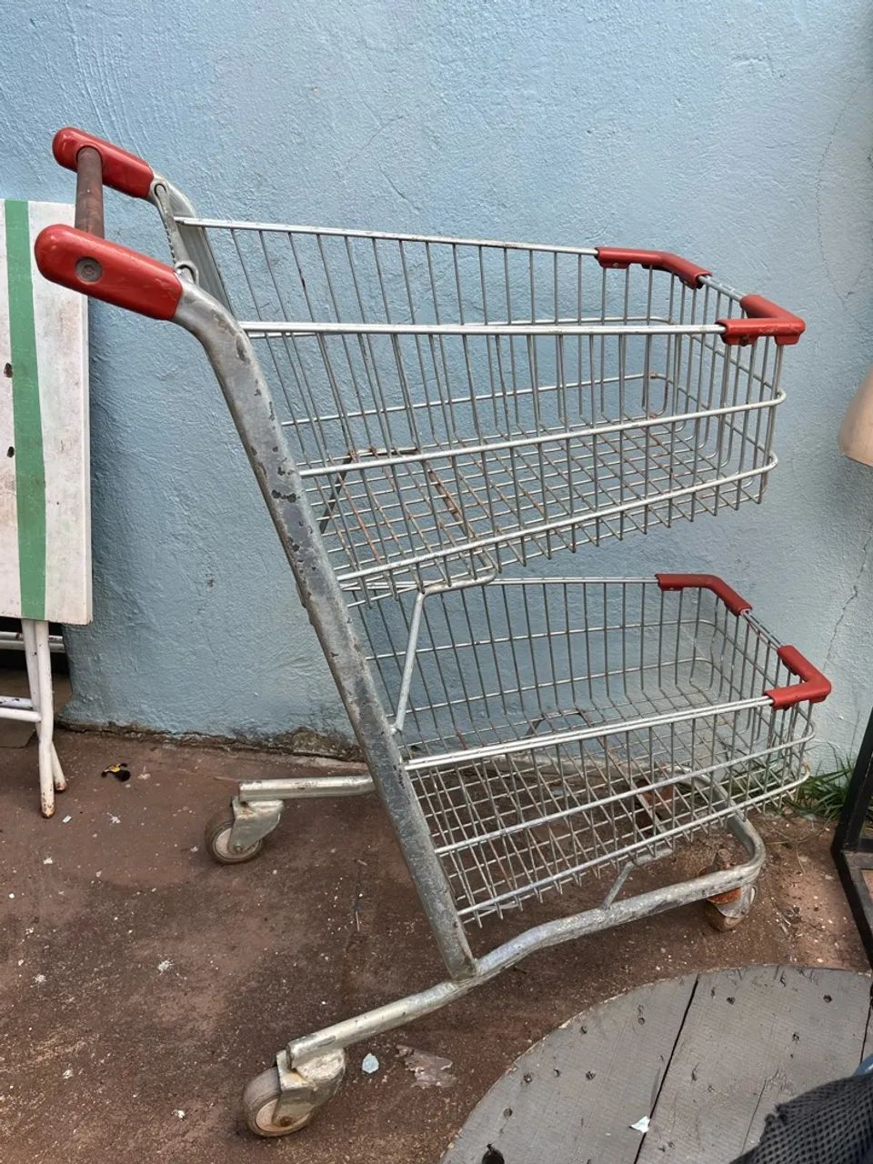 VENDE-SE CARRINHOS DE COMPRAS PARA MERCADO