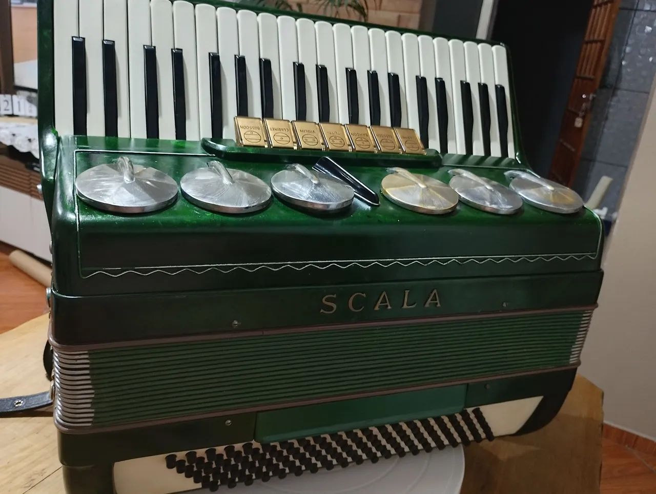 Scala Accordion 120 Bass
