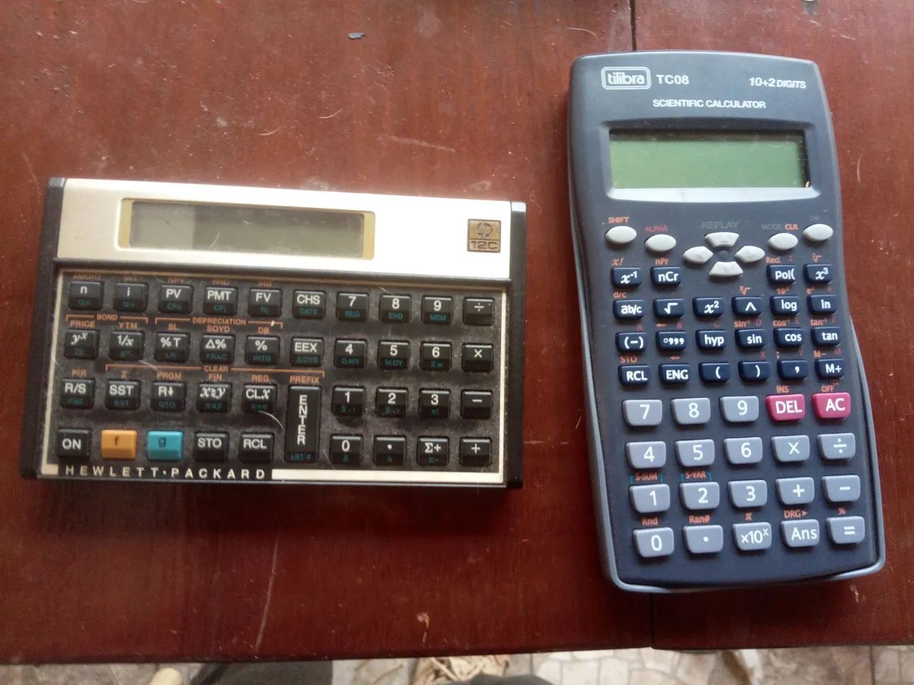 Calculadoras científicas HP e Tilibra