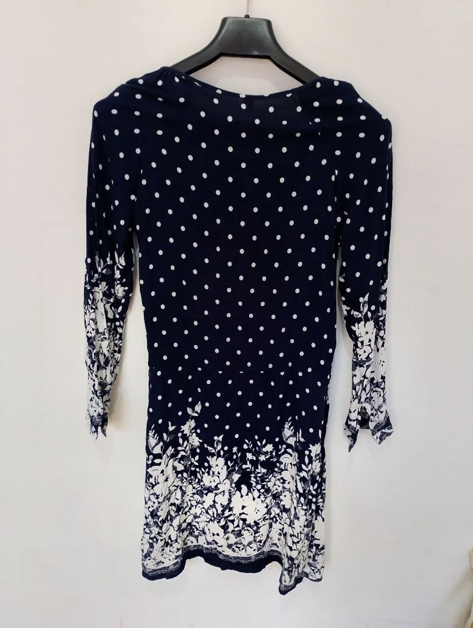 Vestido de Poá Tam. P azul/ branco  - Foto 5