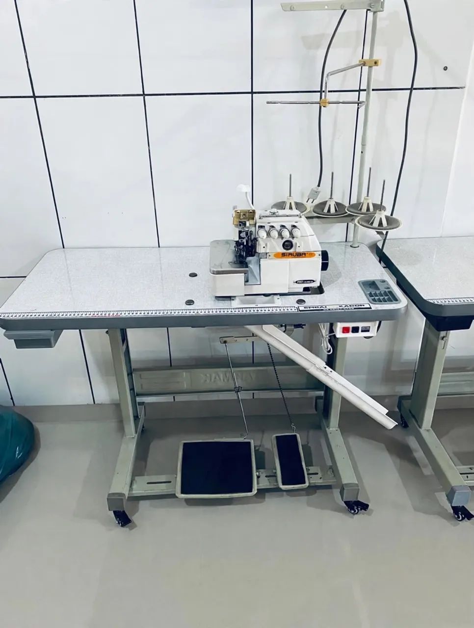 Máquina overlock Siruba  - Foto 2