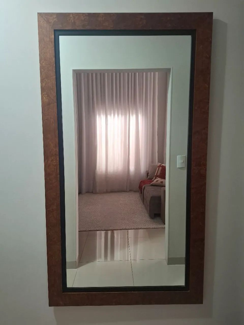 Espelho com moldura