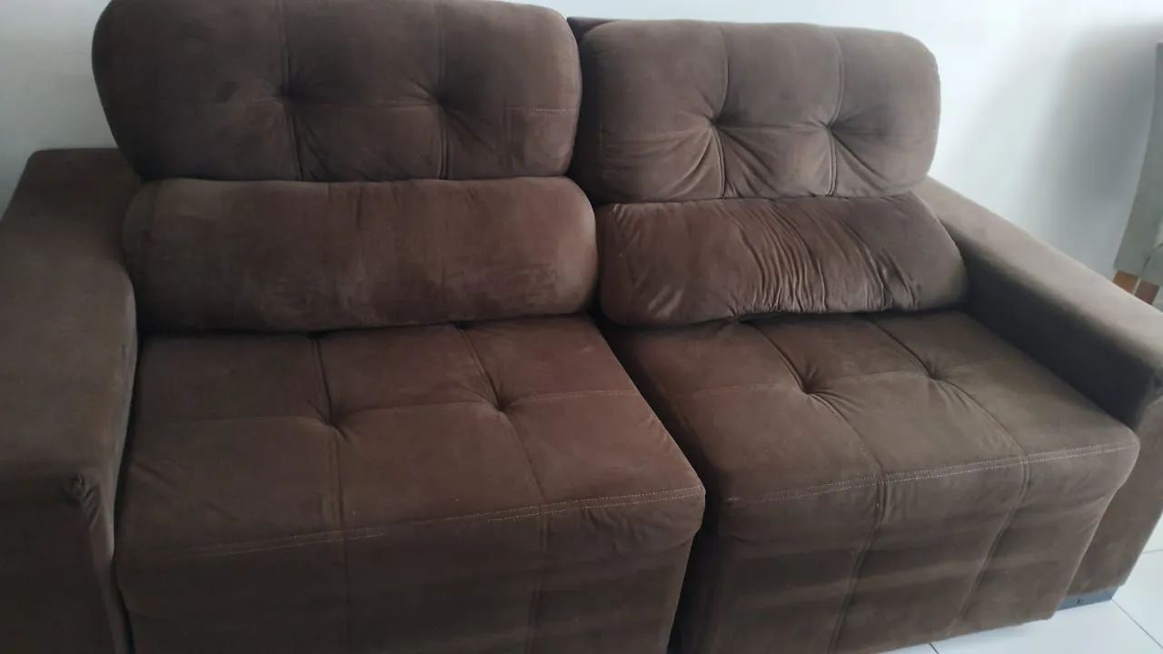 Sofá retrátil semi-novo à venda