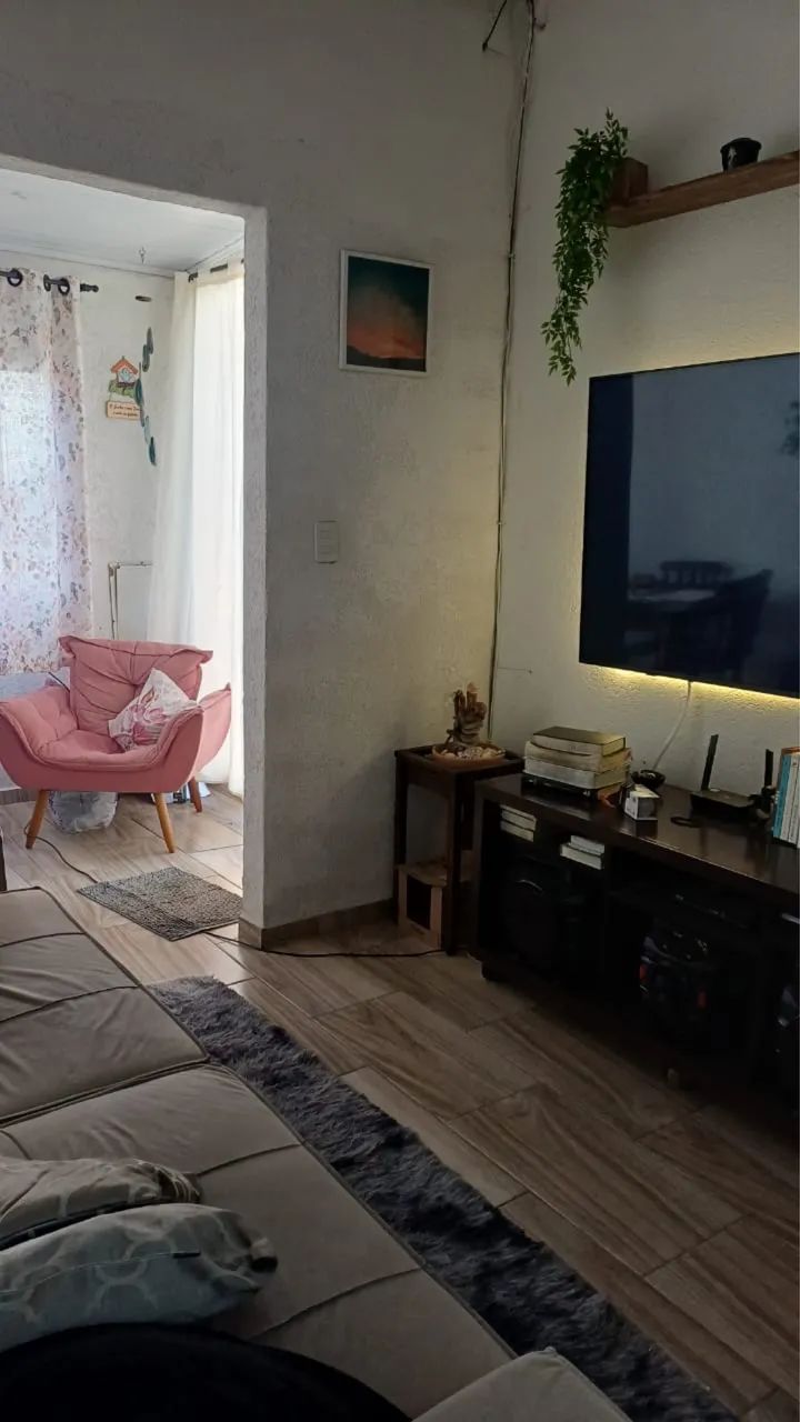 Alugo casa no Umbará 2 quartos 