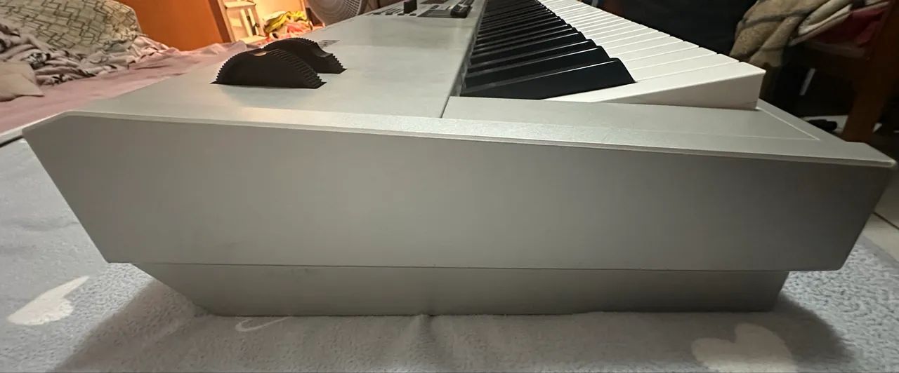 TECLADO YAMAHA MO8 - Foto 5