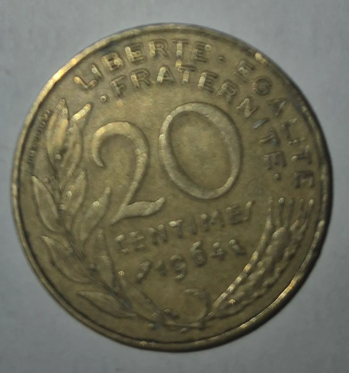 linda moeda da França de 20 centavos de 1964 - Foto 2