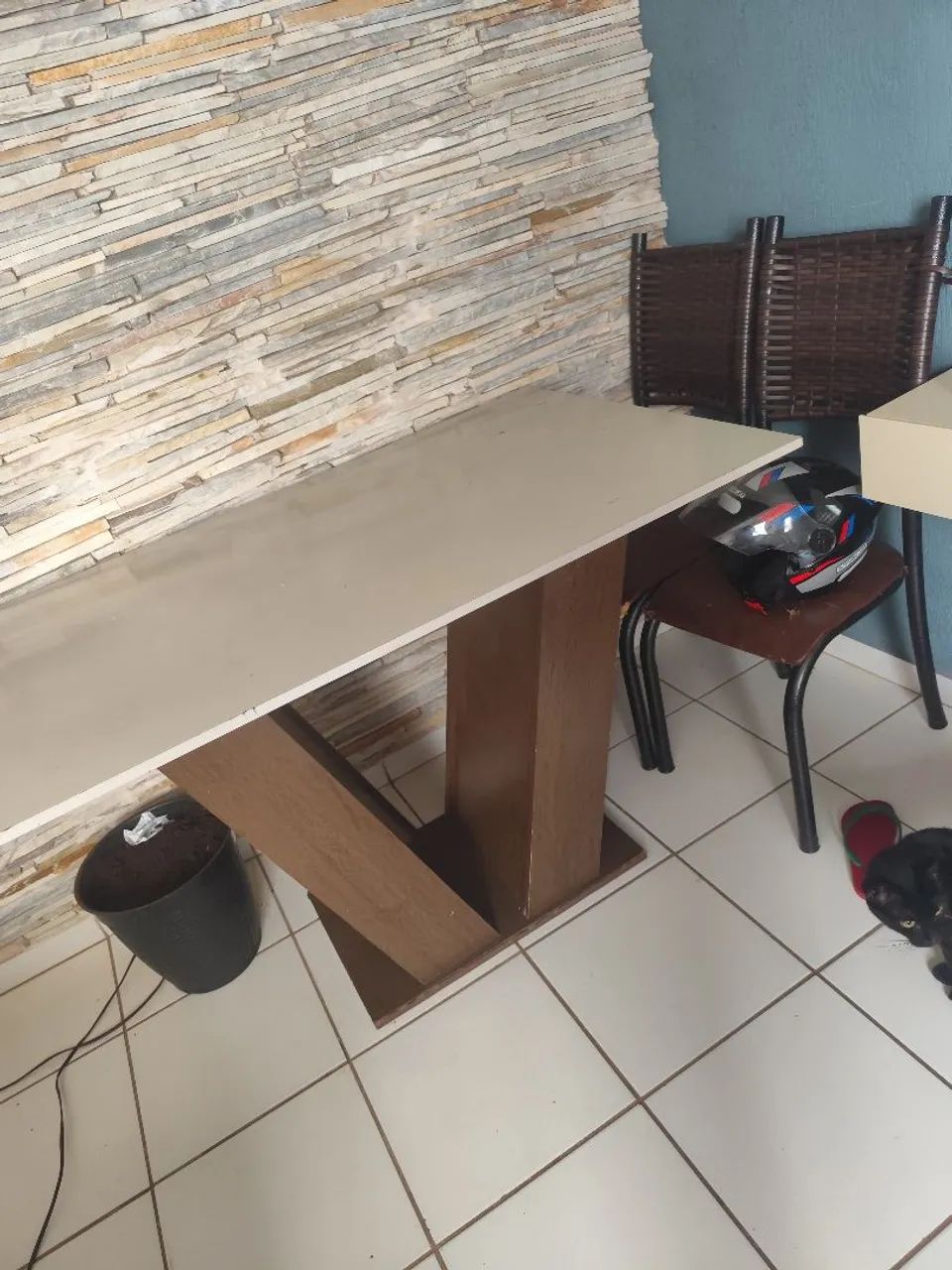 Mesa de cozinha e cadeiras 