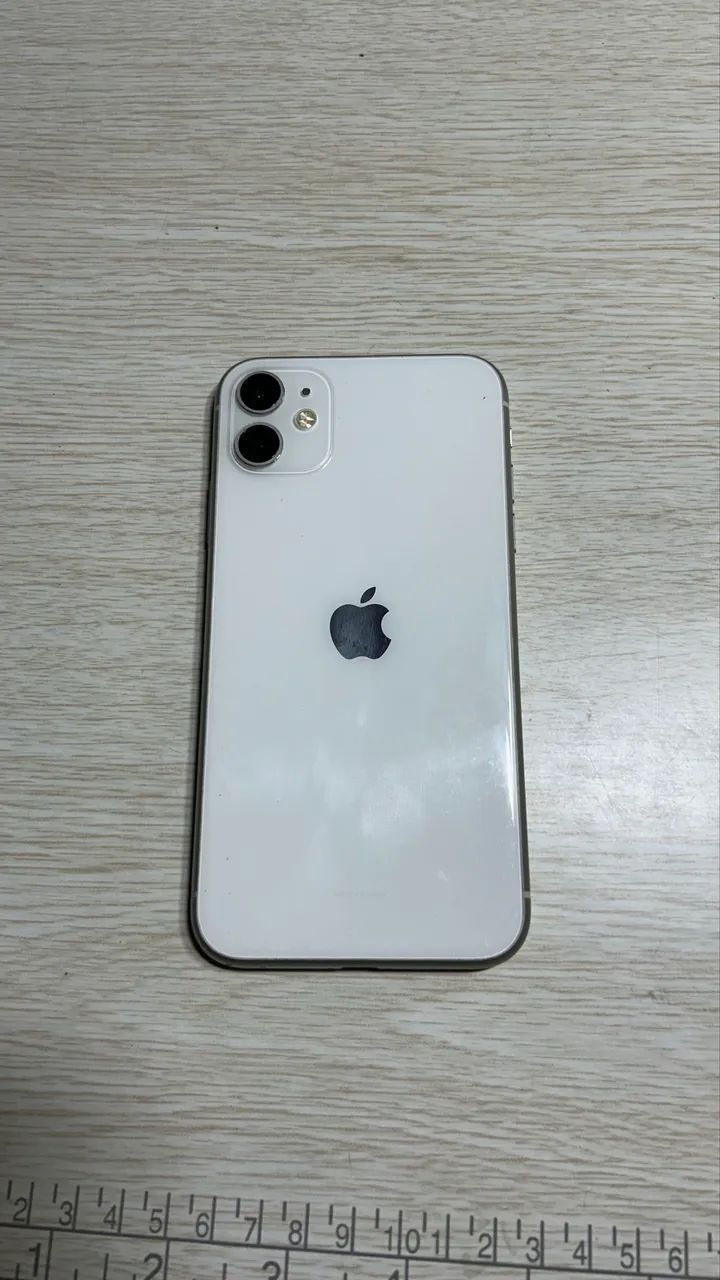 iPhone 11 Branco - 64GB + 19 Capinhas (5 com MagSafe) - Foto 2