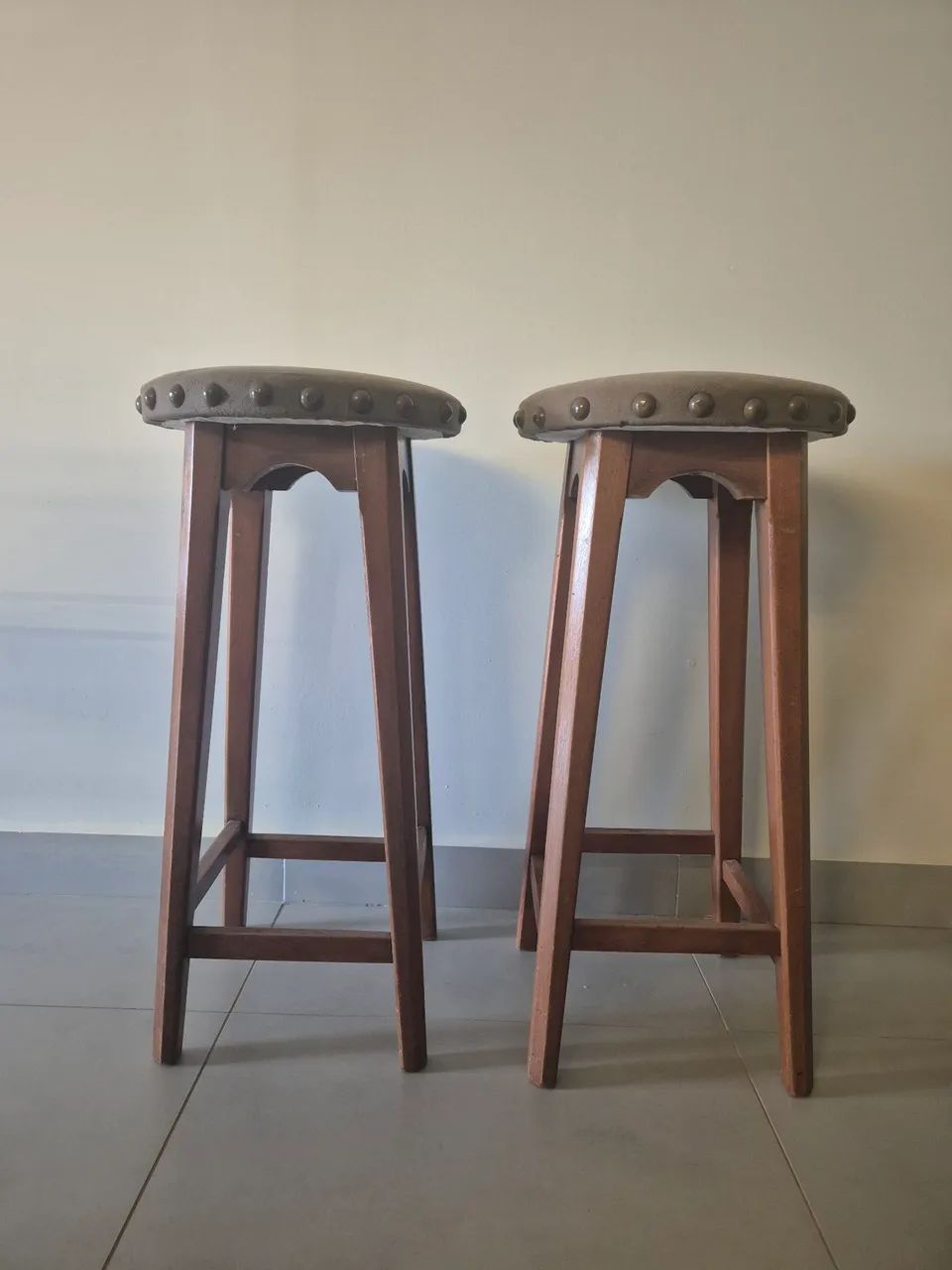 Banquetas de madeira - Foto 4