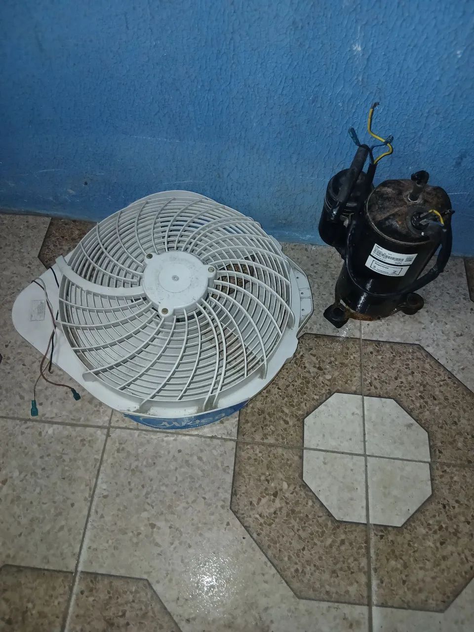 Vendo compressor de ar-condicionado 18 mil btus e motor ventilador.   - Foto 3