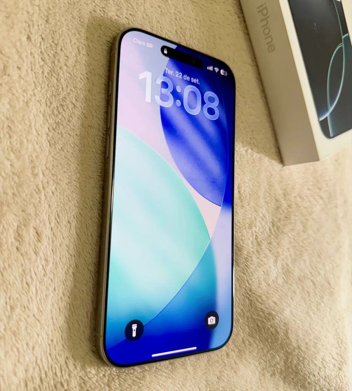 iPhone 16 Pro Max 256GB - White Titanium - Celulares e Smartphones