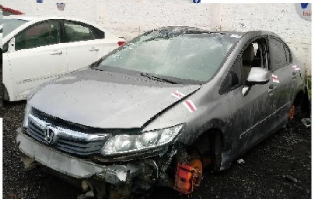 Civic 2013 sucata baixado venda apenas das peças *
