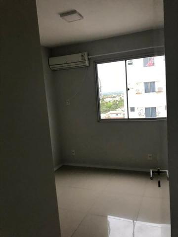 Apartamento com móveis projetados - Cond. Clube Costa Araçagi - Foto 5