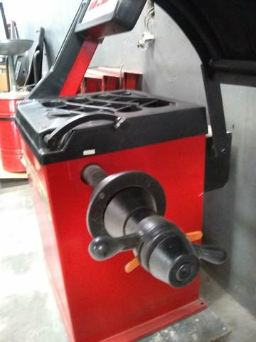 Balanceadora motorizada/ Desmontadora pneumática - Foto 5