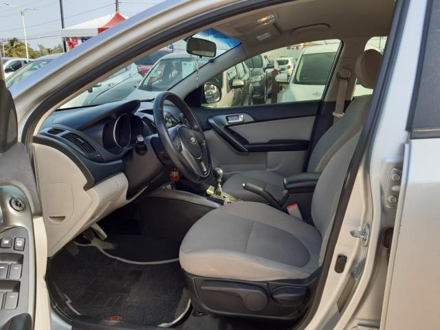 Kia Cerato 1.6 EX3 10/11 - Troco e Financio! - Foto 10