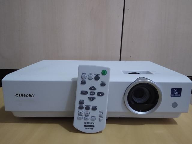 Projetor Sony VPL-DX130B