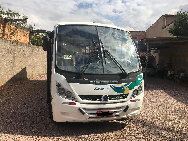 Micro-ônibus Mercedes Bens LO915 - 2010 - Foto 6