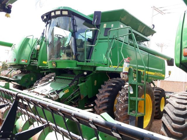 Colheitadeira de Grãos John Deere 9750