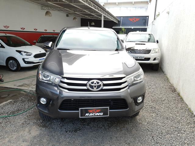 Hilux srx diesel 4x4 top km 38.000 R$144.900.00 - Foto 2