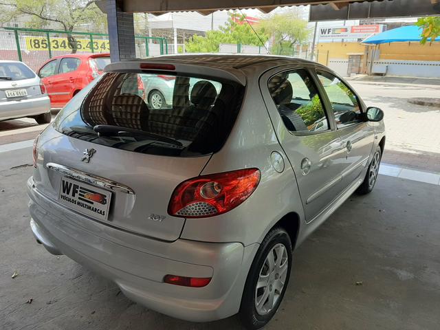 Peugot 207 xr 1.4 2013 revisado e com garantia oferta 17.900 financia sem entrada - Foto 4