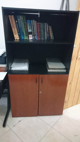 Mesa / cadeira e armário para escritório - Foto 4