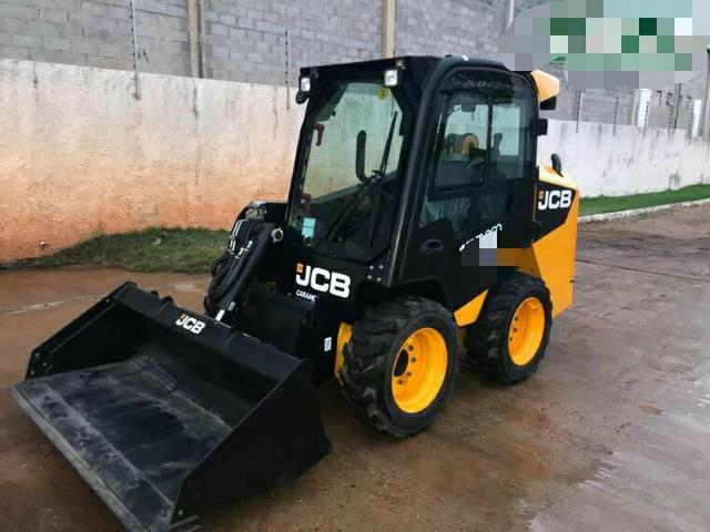 Mini carregadeira jcb SEM JUROS