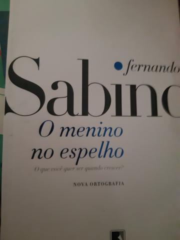 O menino do espelho