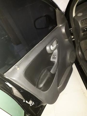 Corsa Sedan Premium Completo 1.4 - Foto 3
