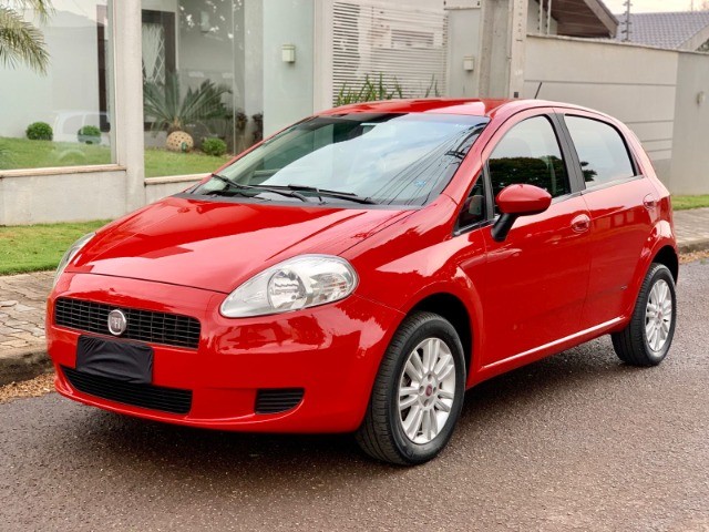 FIAT PUNTO 1.4 ATTRACTIVE FLEX CONSERVADO