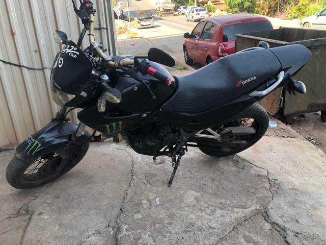 VENDO MOTO FALCON NX 400