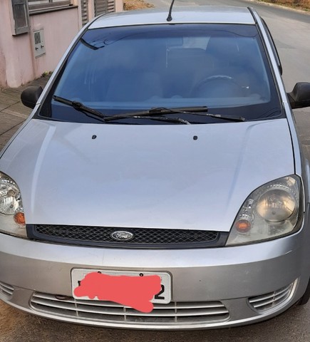 CARRO FORD FIESTA