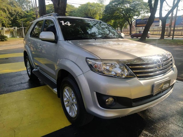 TOYOTA HILUX SW4 SW4 4X2 SR 2.7 AUT 2014