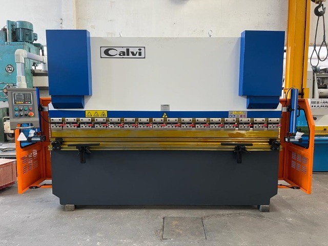 Prensa Viradeira Hidraulica Calvi 125T/3200 CNC (NOVA)