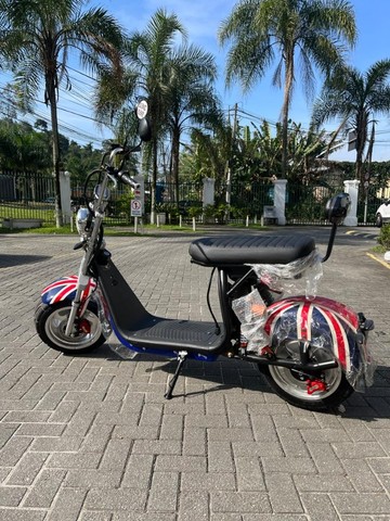 Scooter elétrica tem jeitão de moto grande, Automania