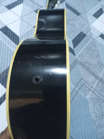 vendo violão preto semi novo eletrico menphis ou troco por teclado. - Foto 5