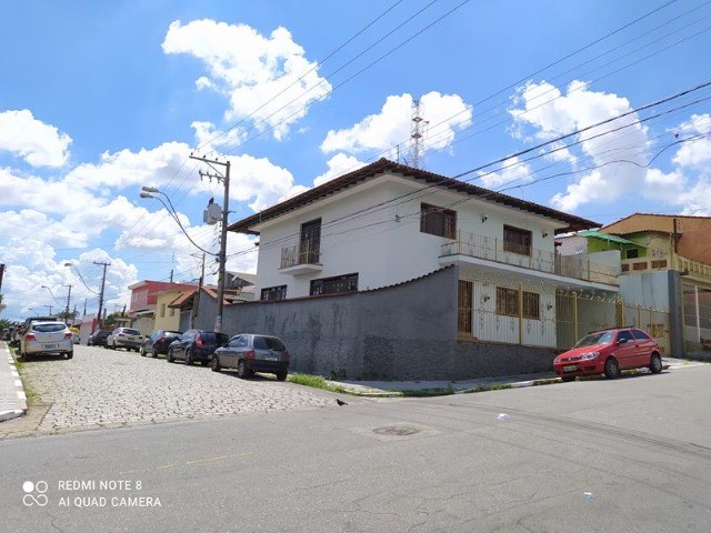 Sobrado de 3 dorm. (1 suíte) - edícula - quintal e garagem - centro - Poá/SP.