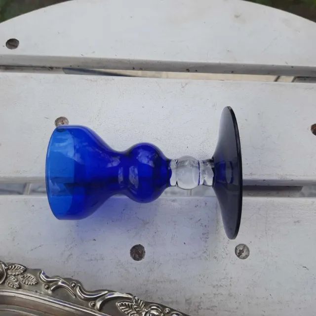 Castiçal antigo em cristal azul cobalto 11cm altura - Foto 3